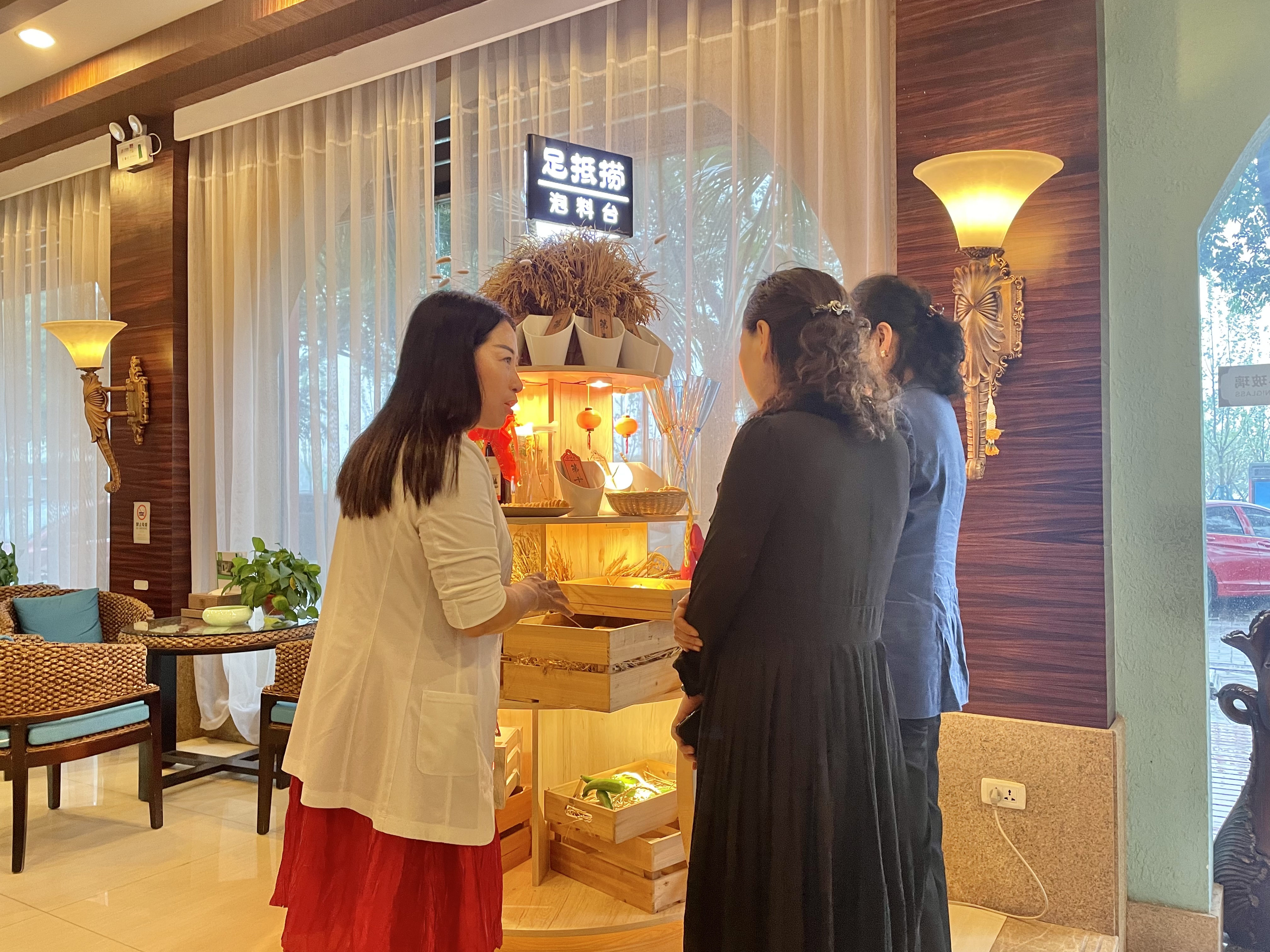华科EMBA75期班走访豪爵康养集团神仙湾店 华科EMBA75期班走访豪爵康养集团神仙湾店