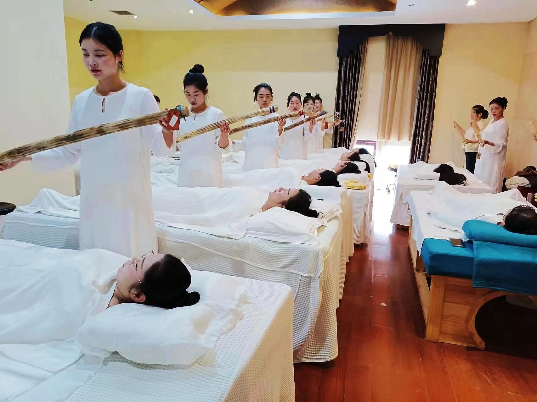 热烈祝贺豪爵足道技术团队在中国足健会《企业技术专家孵化班》获殊荣 热烈祝贺豪爵足道技术团队在中国足健会《企业技术专家孵化班》获殊荣