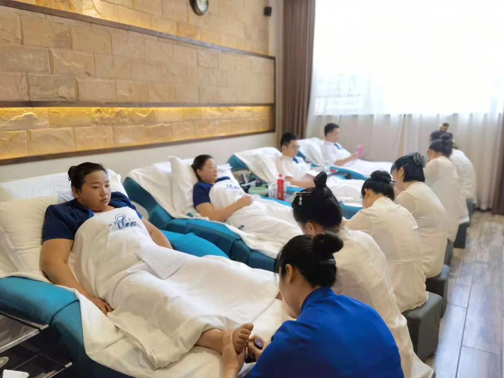 豪爵足道足疗项目足底体验感,五行磁能棒足考核确保专业品质 豪爵足道足疗项目足底体验感,五行磁能棒足考核确保专业品质