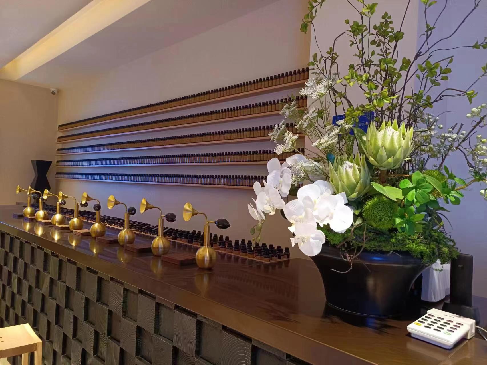 豪爵足道MAX·光谷保利时代店试营业，会员充值豪礼相送