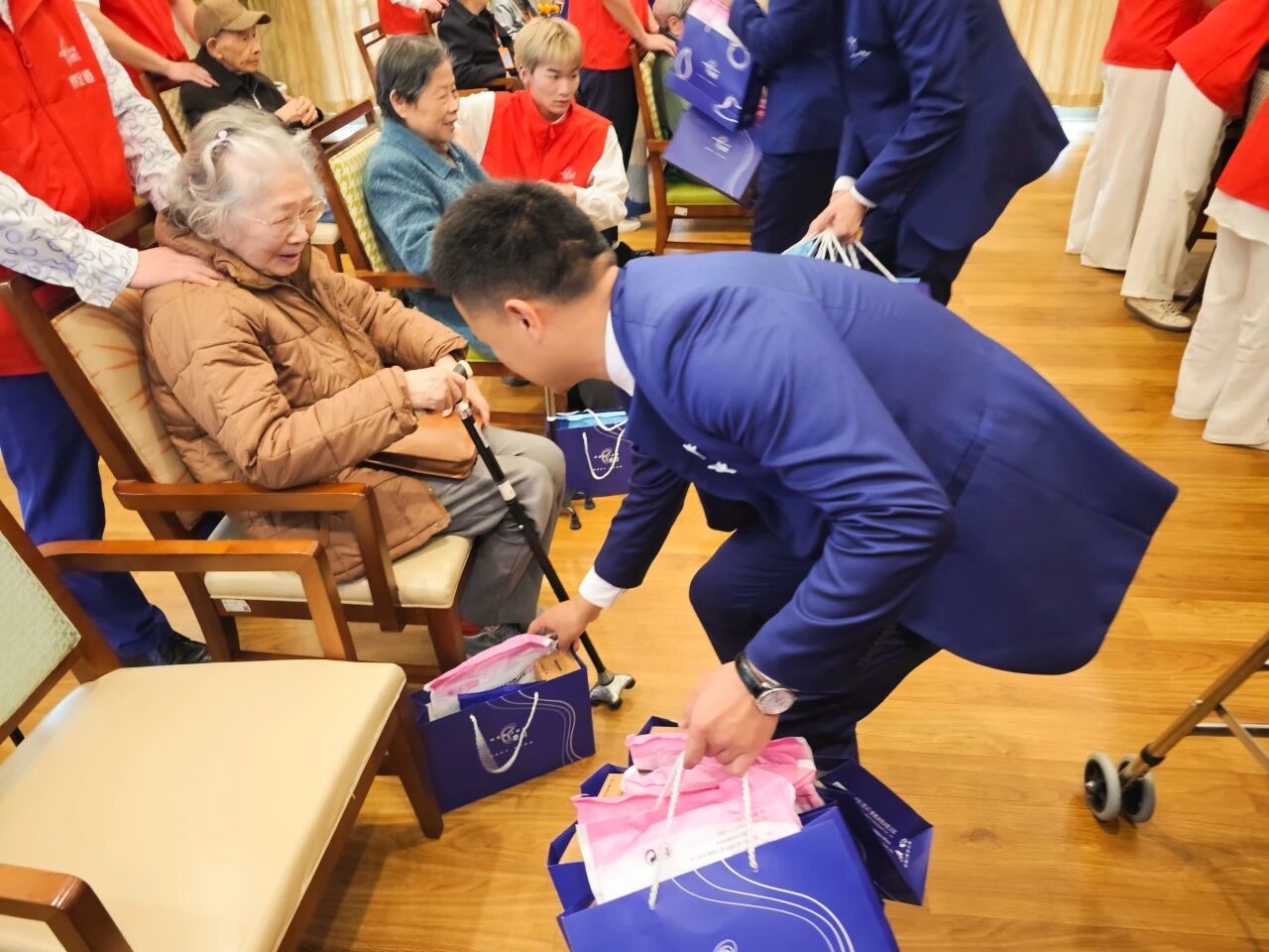 重阳孝爱行 | 豪爵足道以专业与温度守护银发时光 重阳孝爱行 | 豪爵足道以专业与温度守护银发时光